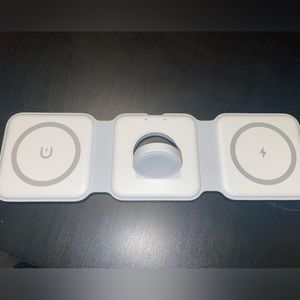 3 in 1 wireless charger MagSafe - Apple Watch w stand, AirPods and iPhone.